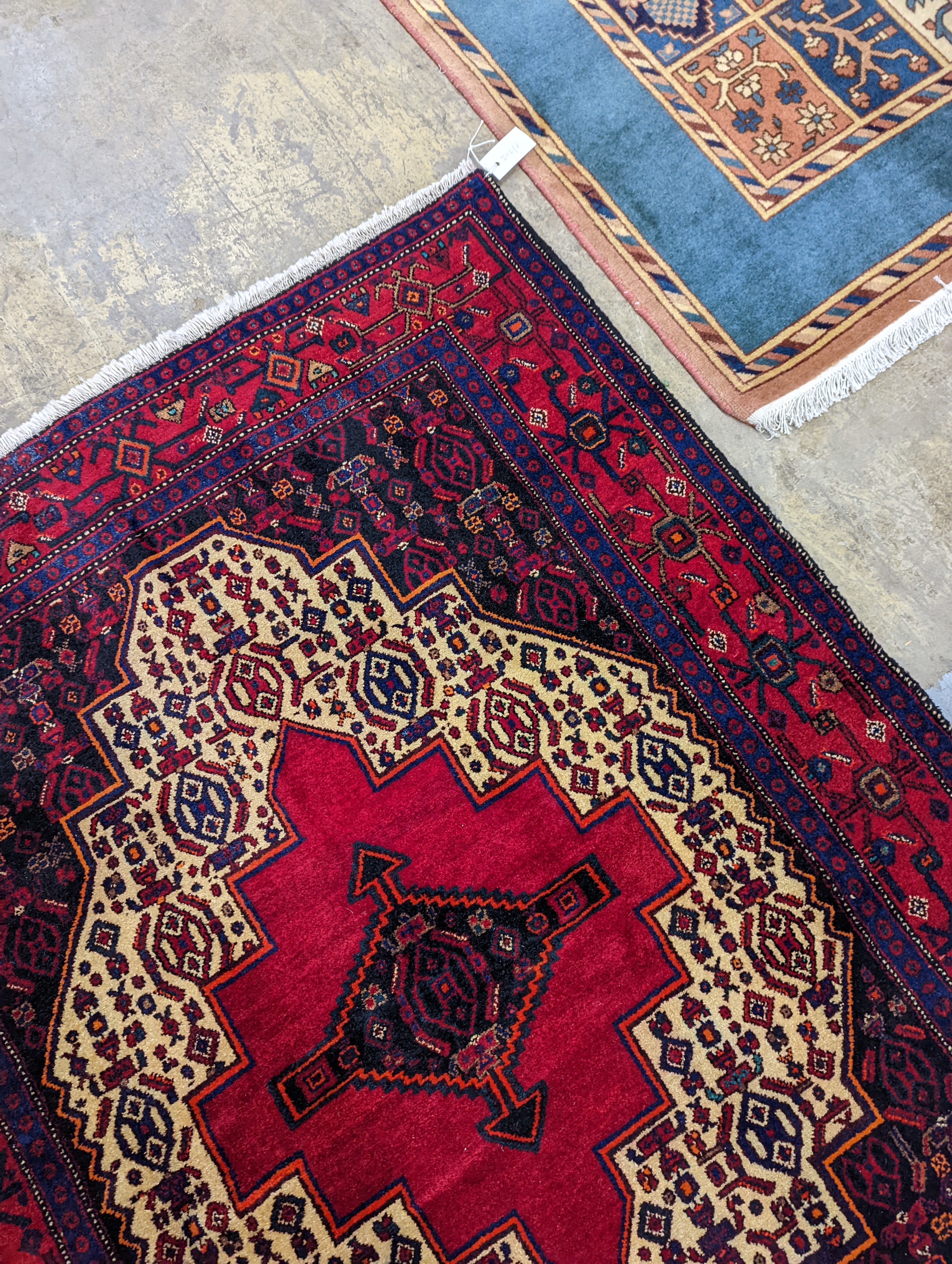 A Shiraz rug, 150 x 120cm